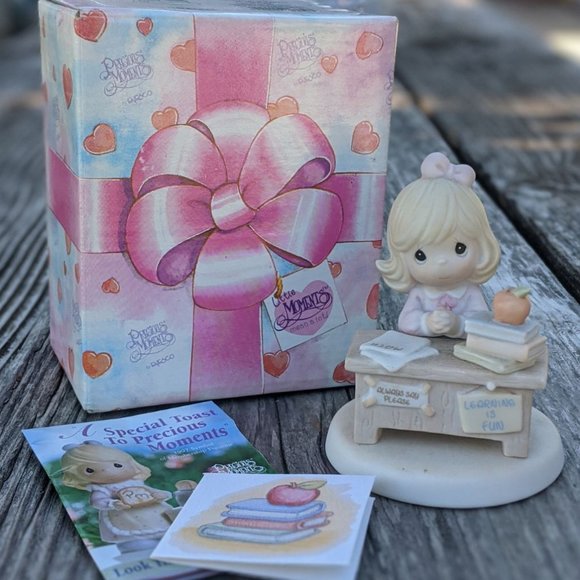 Precious Moments "You're Just Perfect in My Book" Figurine - Picture 2 of 8